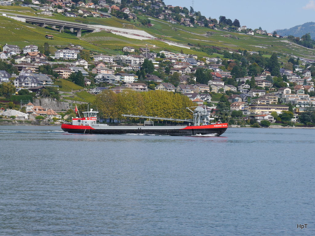 Lac Leman - Frachtschiff Romandie unterwegs auf dem Lac Leman am 25.09.2017