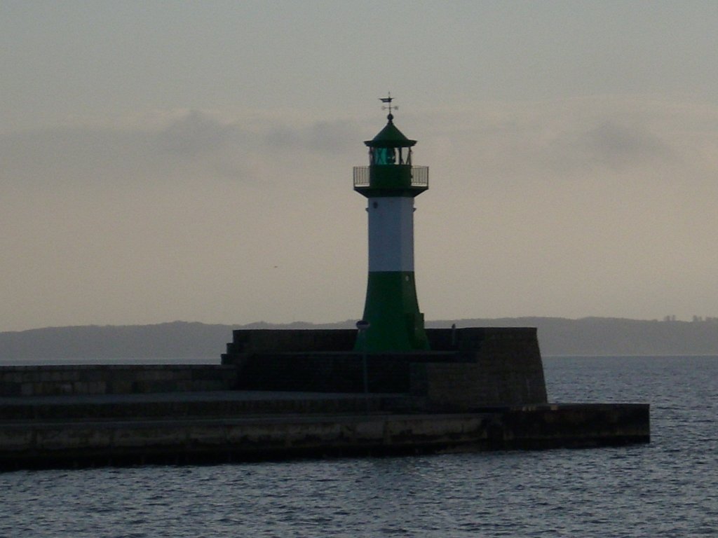 Leuchtturm auf der Sassnitzer Mole am 15.November 2009