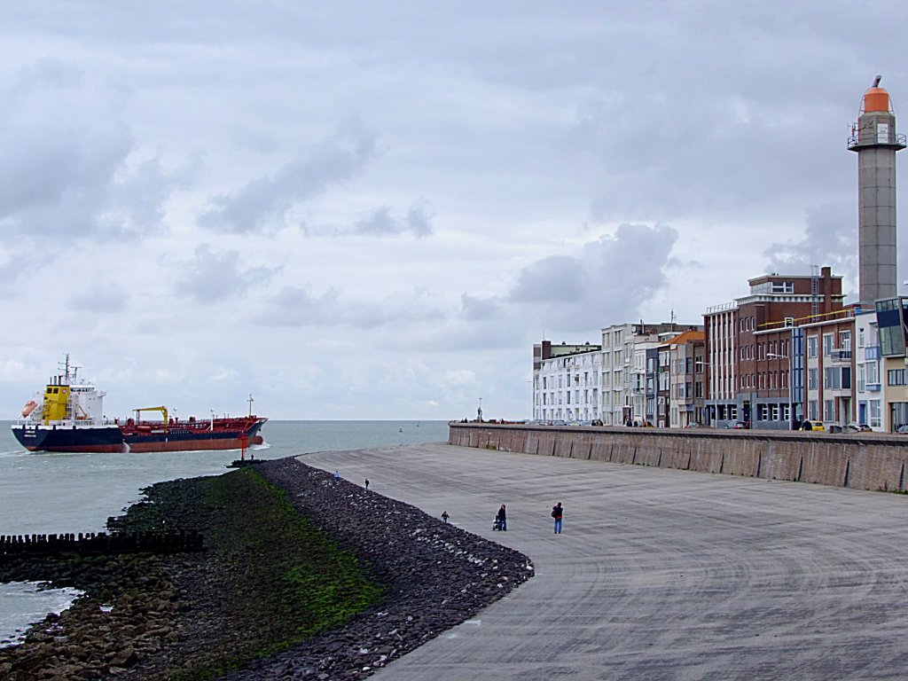 LIBELLE (IMO:9186730; 145x18mtr) sticht bei Vlissingen in die Nordsee;110830