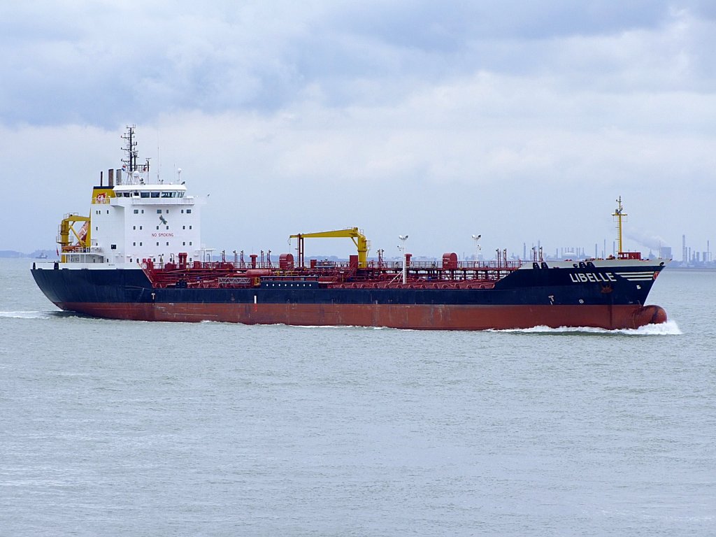 LIBELLE (IMO:9186730; L=145; B=18mtr) steuert bei Vlissingen Richtung Nordsee;110830