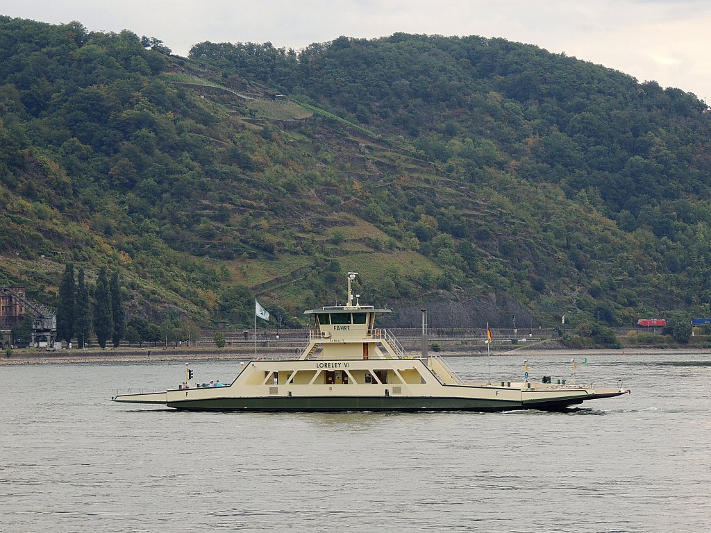 LORELEY VI, besitzt 2Stk. MAN Motoren zu je 279kW, und pendelt unermdlich zwischen St.Goar u. St.Goarshausen; 120829