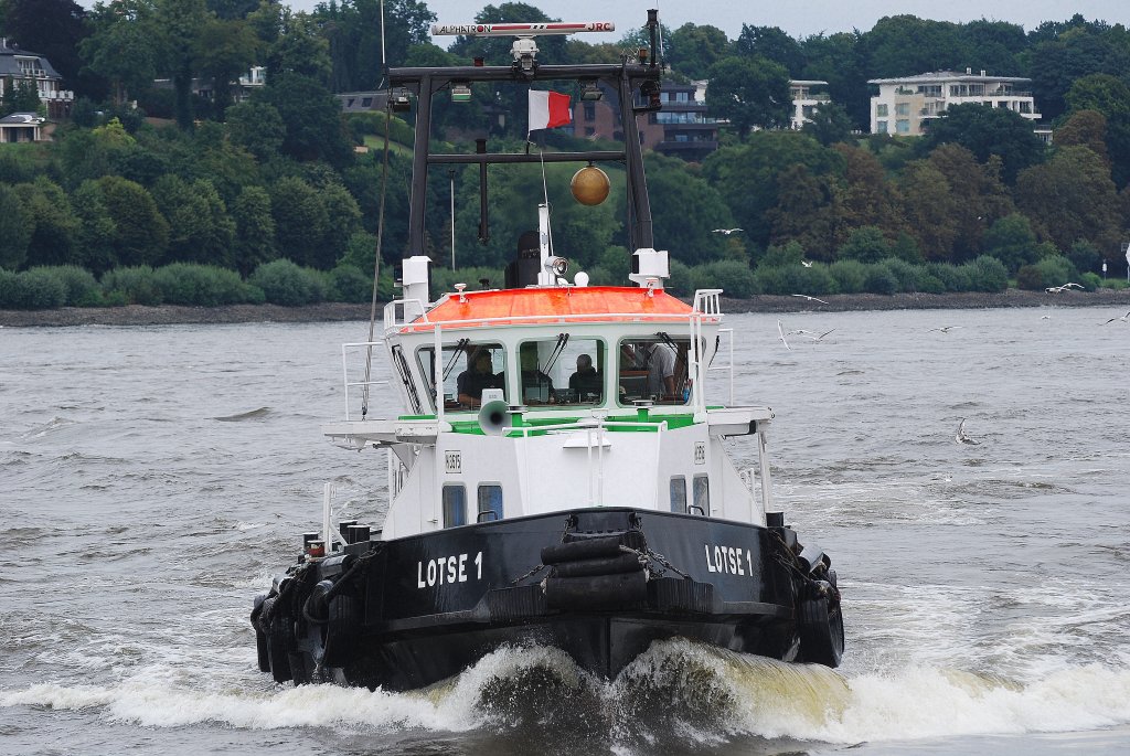 Lotsenboot Lotse 1 auf der Elbe auf der Hhe von Finkenwerder am 14.08.10