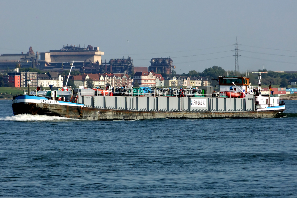 LRG GAS 77  auf dem Rhein bei Duisburg 25.9.2011