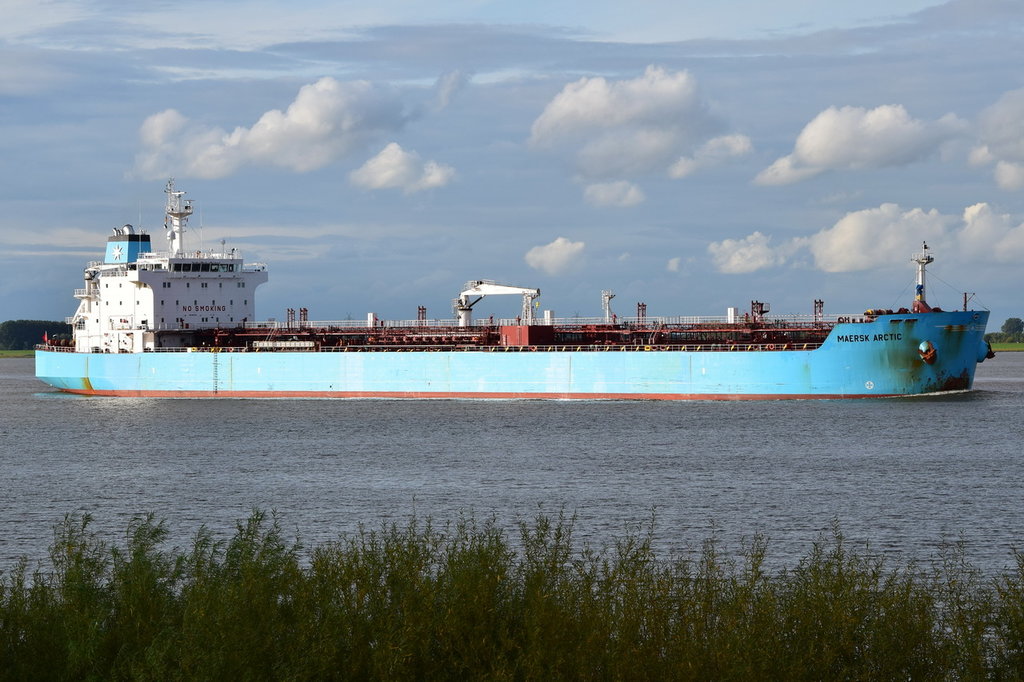 MAERSK ARCTIC , Tanker , IMO 9311751 , Baujahr 2006 , 182.3 × 27.34m , 07.09.2017 Grünendeich