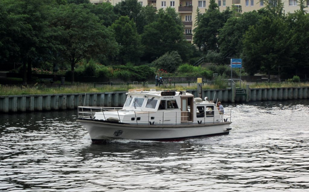 Marine 1 der Deutschen Marine am 03.07.2012 auf der Spree zu Berg in Berlin-Charlottenburg