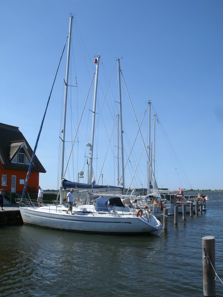 Mehrere Einmaster,am 21.Juli 2013,im Vieregger Hafen.