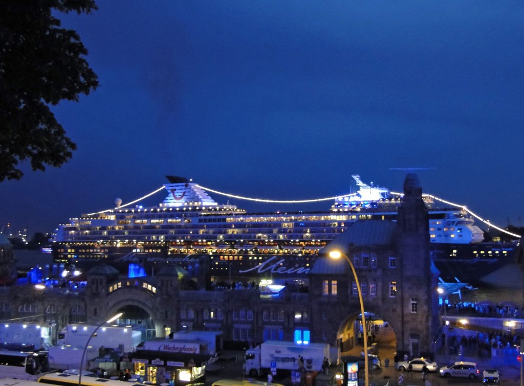  Mein Schiff .  Cruise Days 2010  Hamburg