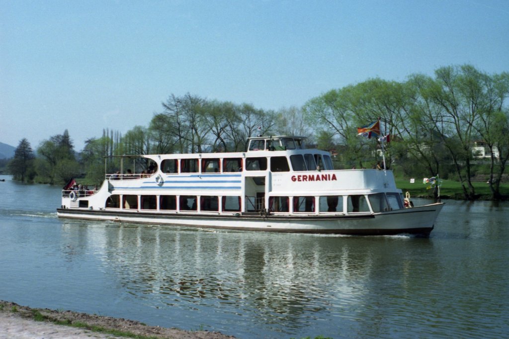 MILTENBERG (Landkreis Miltenberg), April 1982, Fahrgastschiff Germania auf dem Main -- eingescanntes Foto