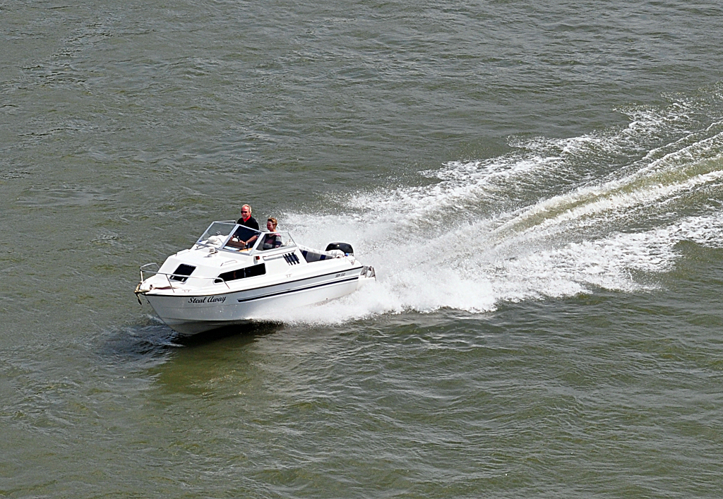 Motorboot  Steal Away  auf dem Rhein in Bonn - 02.06.2012