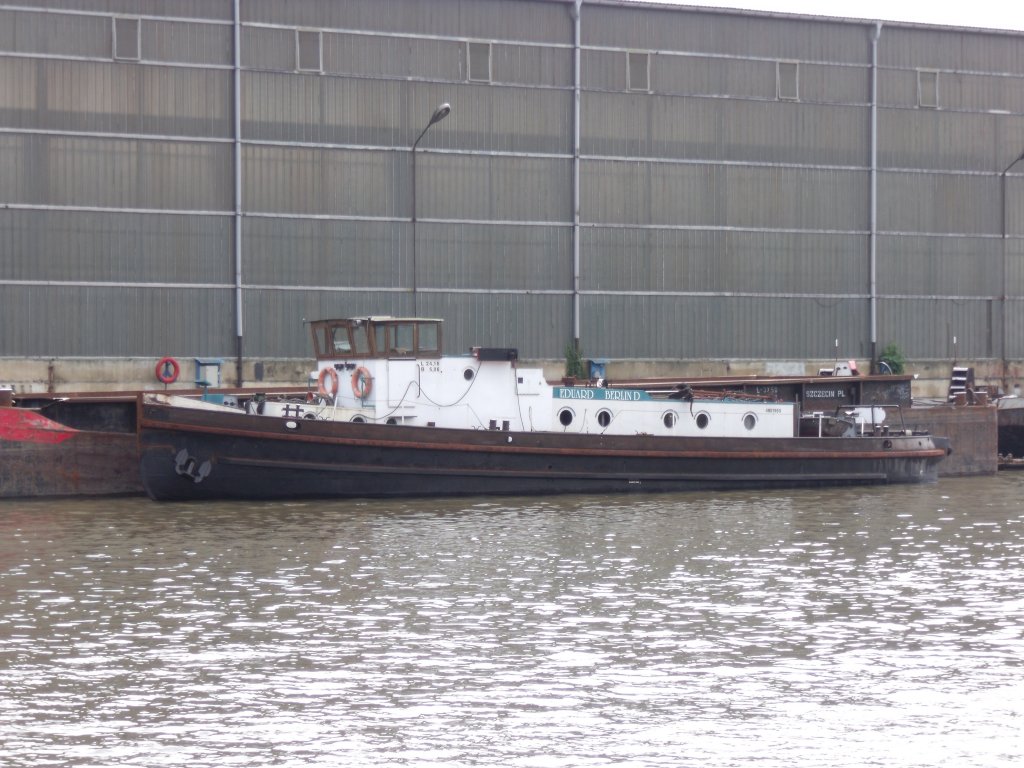 Motorschlepper  Eduard der Rederei ED-LINE an der Werft in Genthin.07.2011.