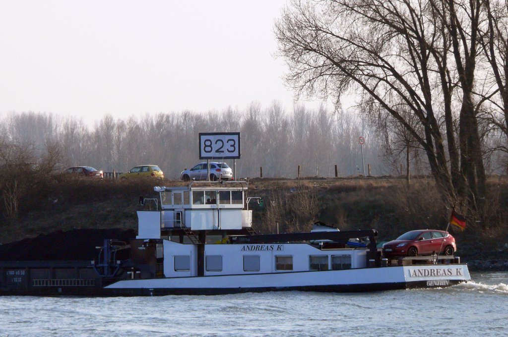 MS  Andreas K  von Genthin, ENI 05502400, 100 x 9,50m, 1990 T, im Februar 2012 bergfahrend auf dem Rhein