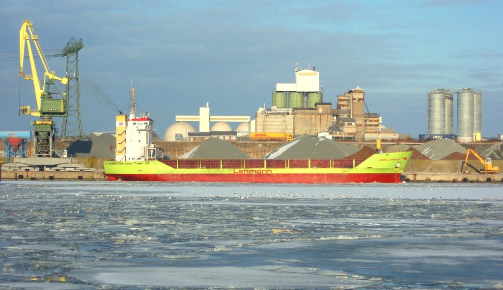 MS Anna Lehmann IMO 9225562, hat von Kiel einen Umschlagstricher gebracht und luft nach der Entlschung mit Kurs Muuga wieder aus...
Aufgenommen: 10.2.2012