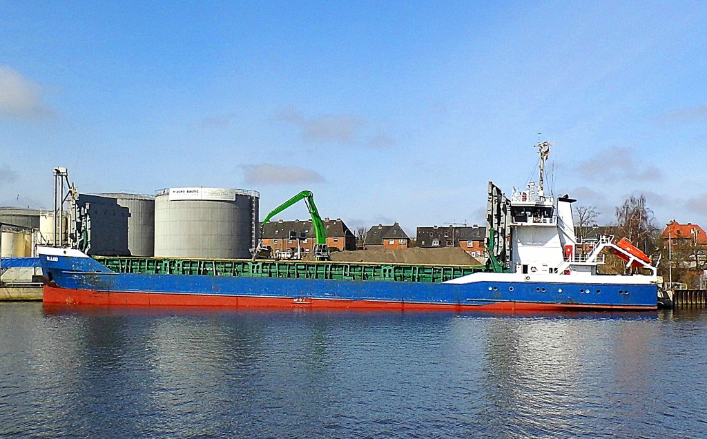 MS BELLAND, IMO 8609618, 98 x 13 m, Bj. 1986, liegt am Lbecker Lagerhauskai 2... 
Aufgenommen: 08.04.2013