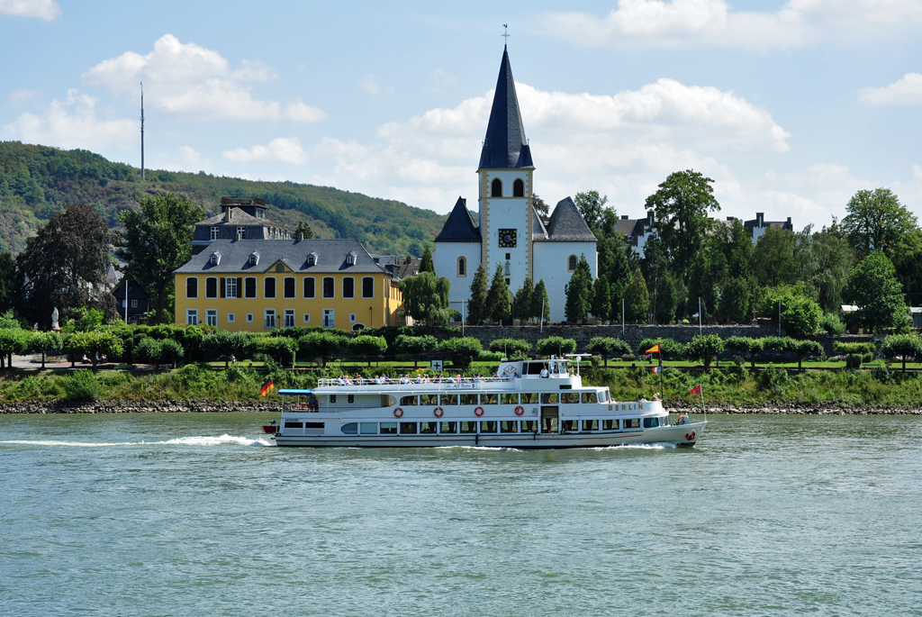 MS Berlin vor Unkel am Rhein - 02.08.2011