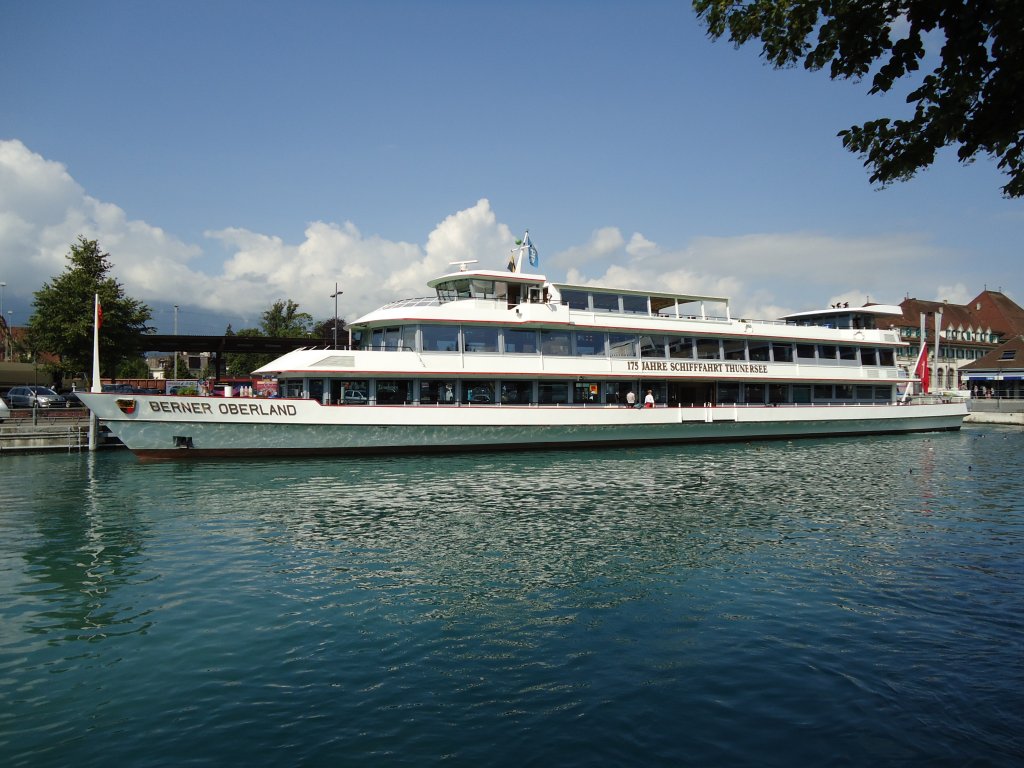 MS Berner Oberland am 5. Juli 2010 an der Schifflndte beim Bahnhof Thun