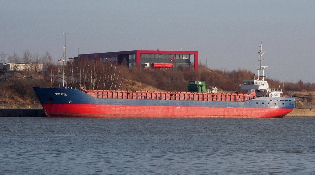 MS Dolfijn IMO 8815786 hat den Zielhafen erreicht und nimmt Kies vom Lehmannkai 3
mit auf die Reise... Aufgenommen: 25.1.2012