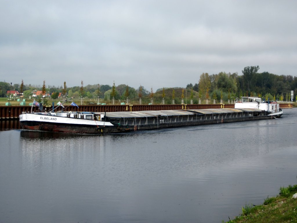 MS Elbeland , 04004970 , 80 x 8,20 , am 11.10.2012 im Havelkanal bei Wustermark Fahrtrichtung Sacrow-Paretzer-Kanal zu Tal.