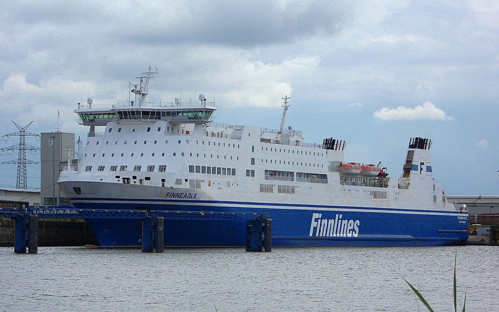 MS FINNEAGLE IMO 9138006, aus Schweden hat am Lbecker TRE-Anleger am Seelandkai festgemacht... Aufgenommen: 17. 7. 2012