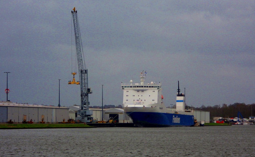 MS FINNKRAFT IMO 9207883, hat am Anleger 4 des Nordlandlai in Lbeck festgemacht...  Aufgenommen: 29.3.2012