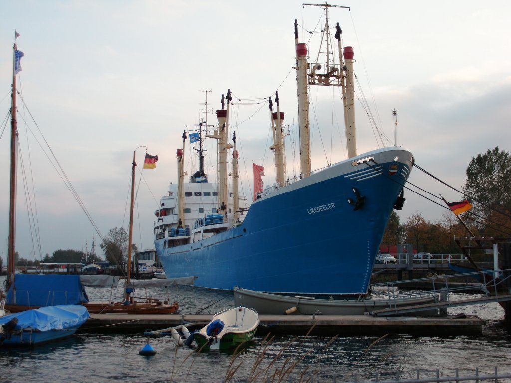 MS (Framo) Likedeeler in Rostock Oktober 2010.