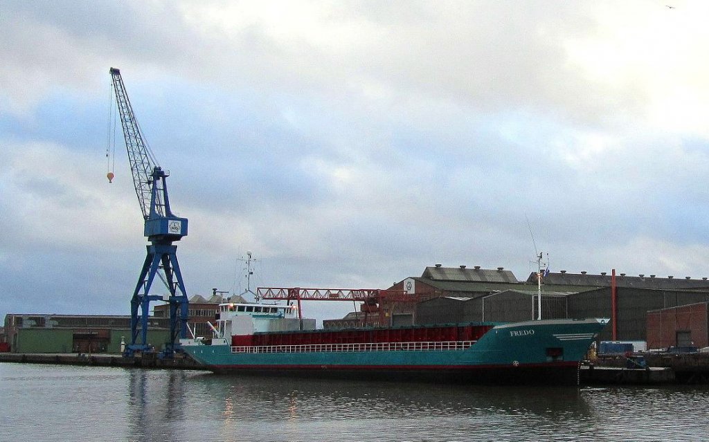 MS FREDO, IMO 8504208, liegt im Lübecker Burgtorhafen in Warteposition am LMG-Kai.
Aufnahmedatum: 7.1.2012
