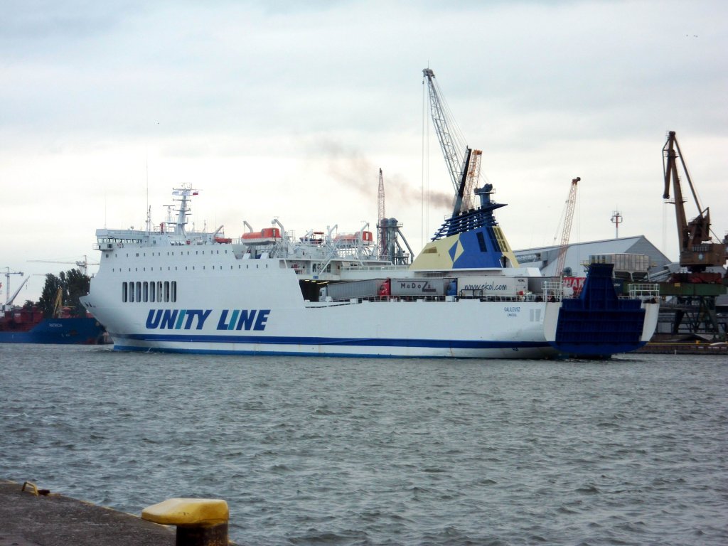 MS Galieusz auslaufend Swinemnde am 06.10.2011