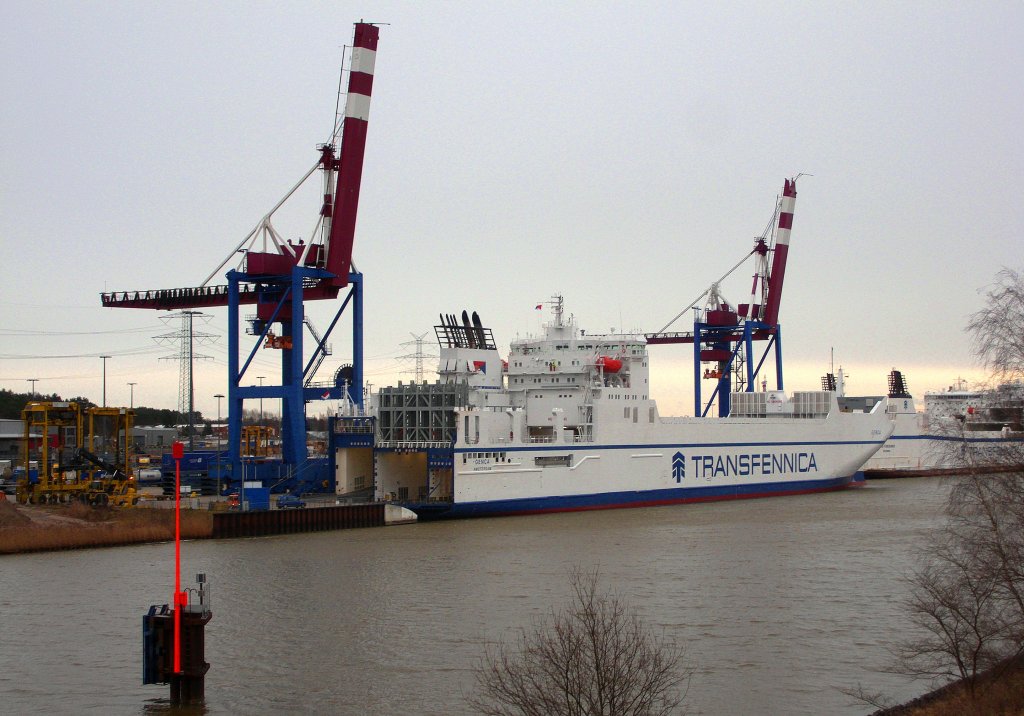 MS GENCA (NL) IMO 9307372, Lbeck-Siems, Seelandkai ist der Liege- und Lschplatz der GENCA die im Liniendienst fr Transfennica fhrt. Aufnahmedatum:3.1.2012