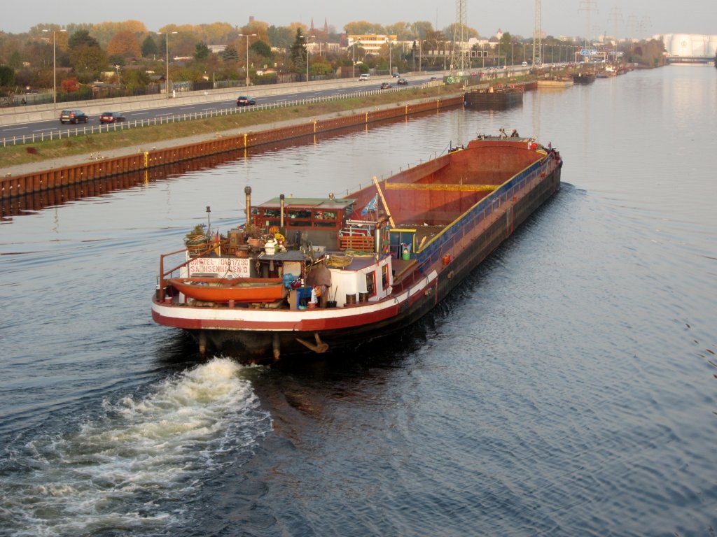 MS Gretel , 04017260 , 76 x 9 , am 28.10.2011 im Westhafenkanal mit Fahrtrichtung Berliner Westhafen.