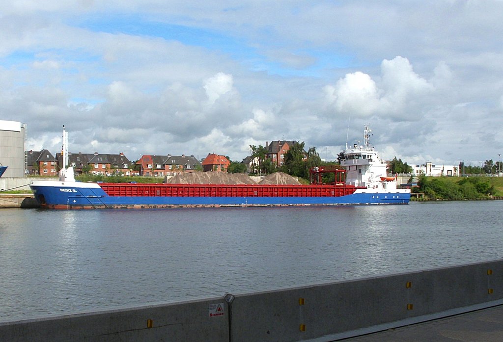 MS Heinz G. IMO 9536521, liegt am Lbecker Lagerhauskai 2...
Aufgenommen: 15.7.2012