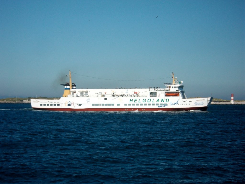 MS HELGOLAND vor Helgoland August 2011