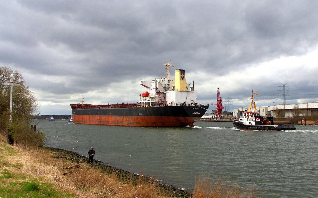 MS ID RED SEA IMO 9052604, mit Kurs Lbeck-Vorwerkerhafen hat hier die  Schlutuper Enge  passiert...  UTC: 14:17:30  am 1.4.2012