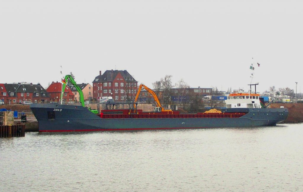 MS JAN D IMO 9013000, hat mit einer Ladung Dnger aus Kleipeda am Lbecker Lagerhauskai 2 festgemacht... Aufgenommen: 24.2.2012