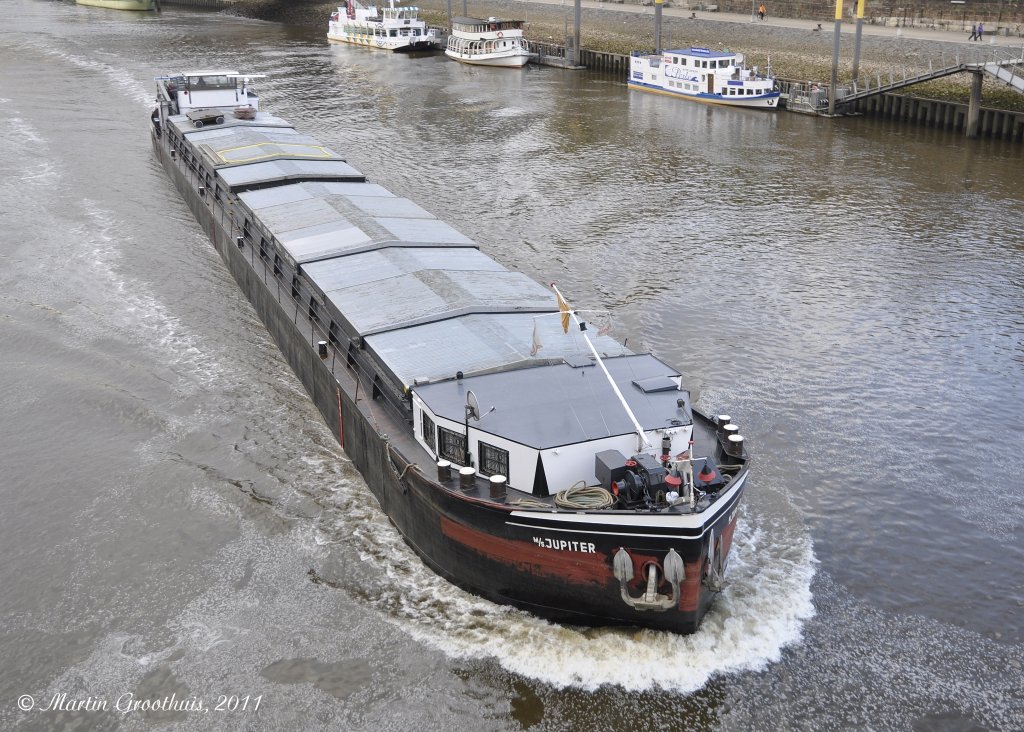 MS  Jupiter  am 14.04.2011 einlaufend Bremen.L.80m / B:8,20m / Tg.:2,45m / Bj: 1937 / Heimathafen Ostrauderfehn / Flagge Deutschland / GMS 04007960