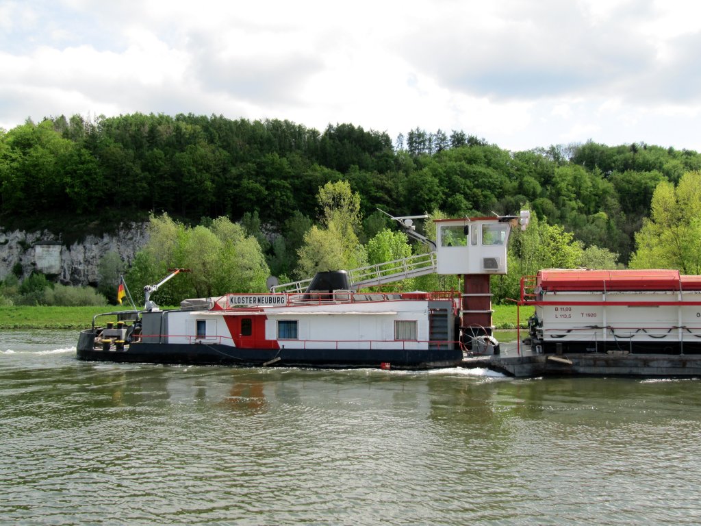 MS Klosterneuburg -04800020- hier ist der Heckbereich zu sehen , am 03.05.2012 im Schleusenkanal von Bad Abbach zu Berg.   