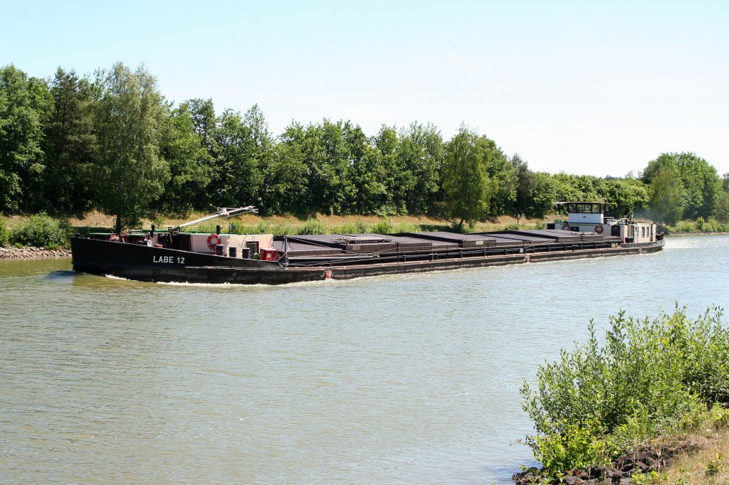 MS Labe 12 , CZ , 08451020 , 79,94 x 9,35 , am 04.06.2011 auf dem ESK kurz vor Lder mit Fahrtrichtung Schleuse Uelzen.