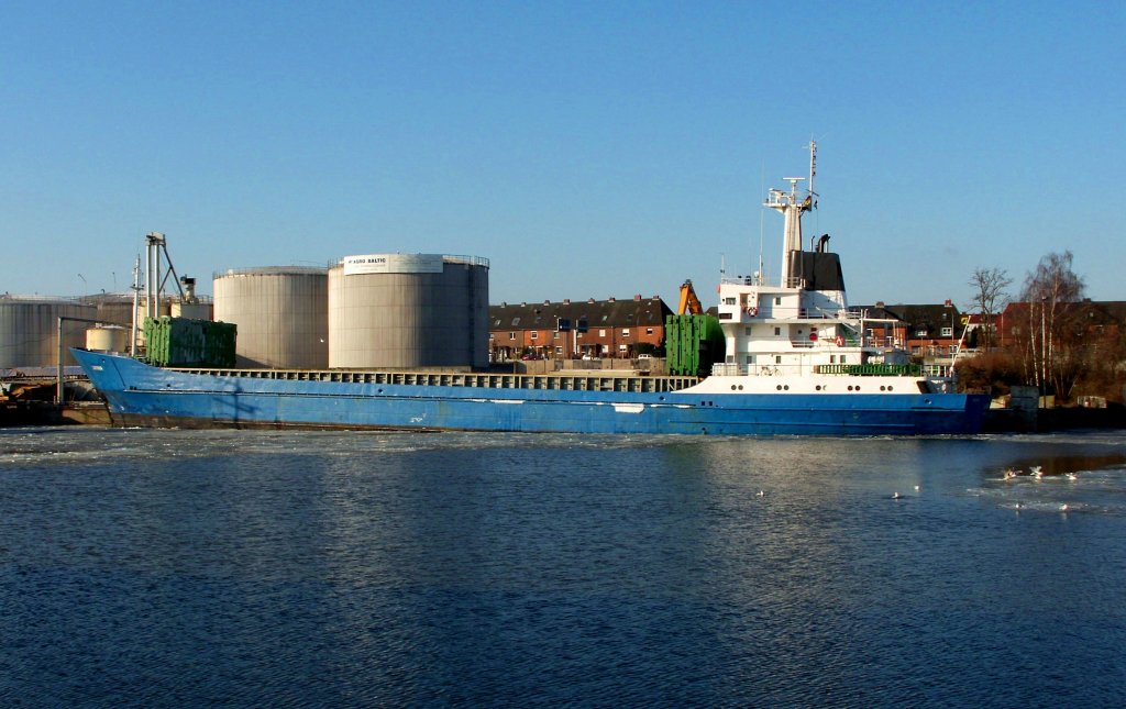 MS LAVINIA IMO 7221469, lscht am Lbecker Lagerhauskai Kunstdnger...
Aufgenommen: 1.2.2012