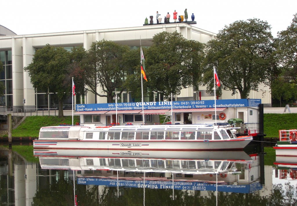 MS LBECK der Quandt-Linie am MuK-Anleger im Holstenhafen in Lbeck...
Aufgenommen: 26.7.2011