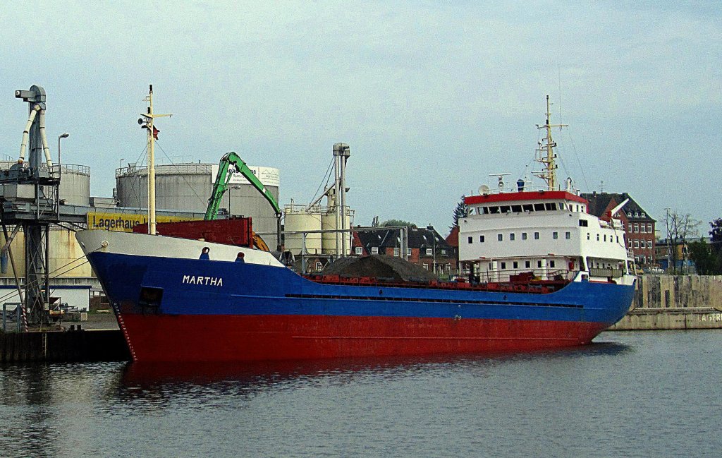 MS MARTHA IMO 7516694, EX: WINDENA, Baujahr 1979, MMSI:325457000, hat Kunstdnger aus Klaipeda nach Lbeck gebracht und am Lagerhauskai 1 bereits mit der Lschung angefangen... Aufgenommen: 10.5.2012