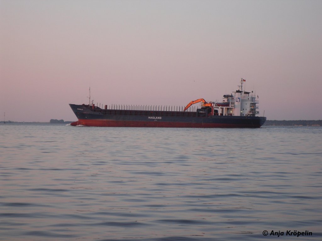 MS Michelle bei des ausfahrt aus Wismar