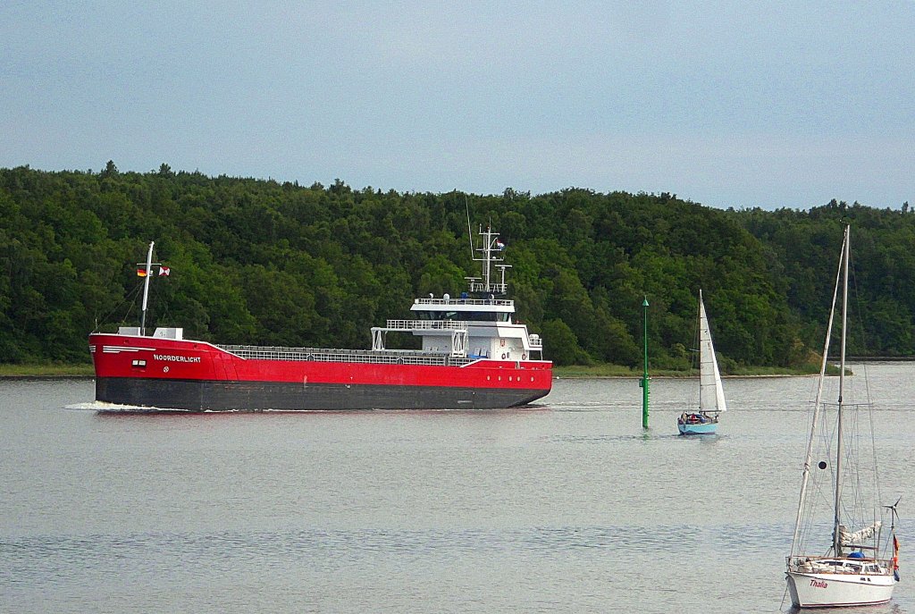 MS NOORDERLICHT , IMO 9279068 mit Kurs Ostsee traveabwrts...  Aufgenommen: 3.7.12