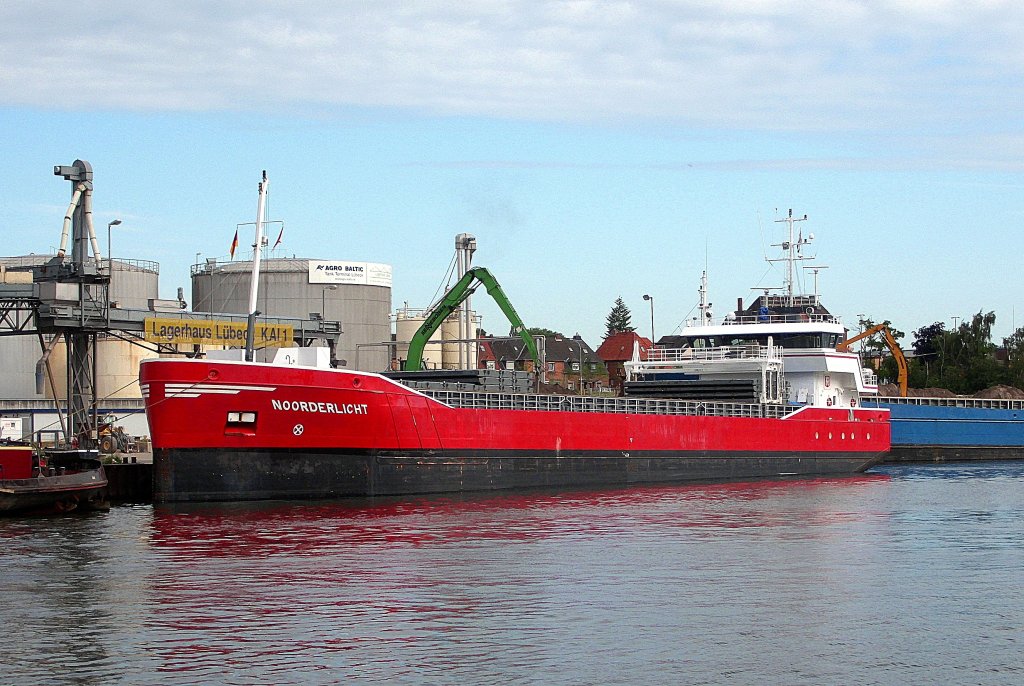 MS NOORDERLICHT IMO 9279068, liegt am Lbecker Lagerhauskai...  Aufgenommen: 3.7.2012