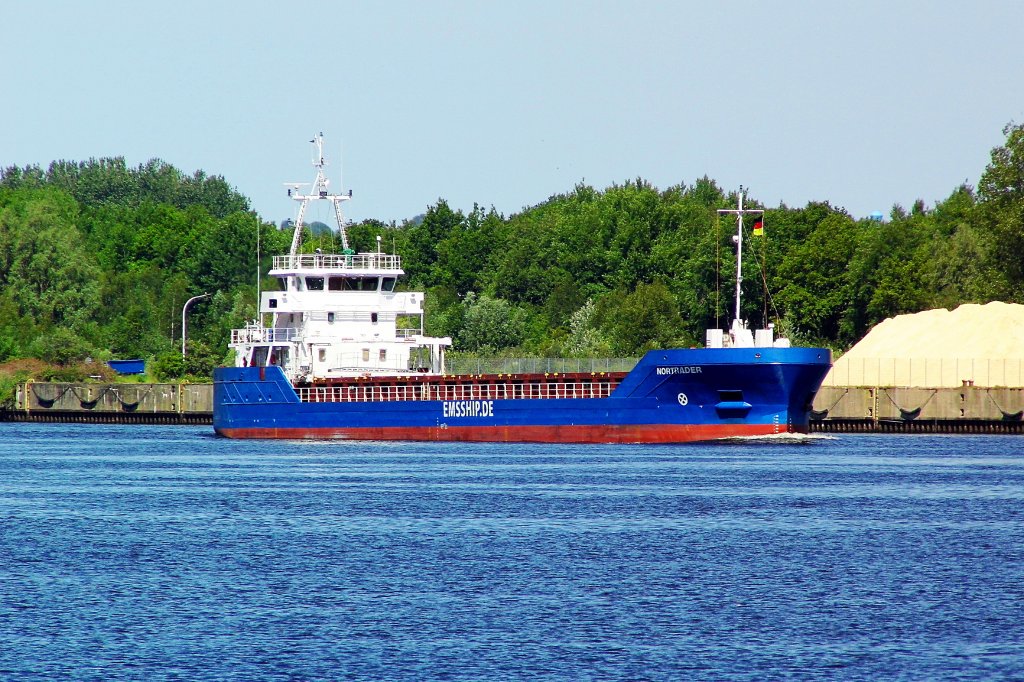 MS NORTRADER; IMO 9557393, MMSI 305928000, 88x11m, traveabwrts mit Kurs Finnland...
Aufgenommen: 06.06.2013