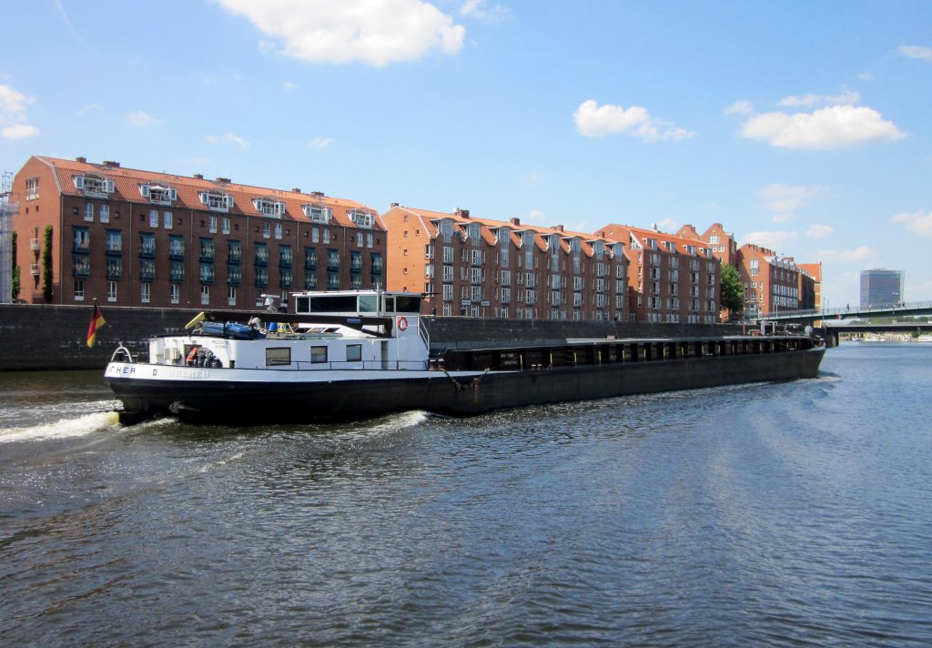 MS Panther , 04029160 , am 30.05.2011 auf der Weser zu Tal in HB