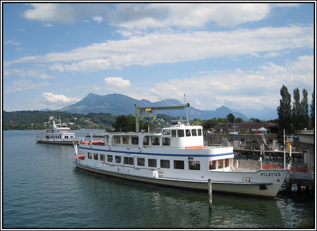 MS  Pilatus  in Luzern am Vierwaldstttersee. (24.07.2009)