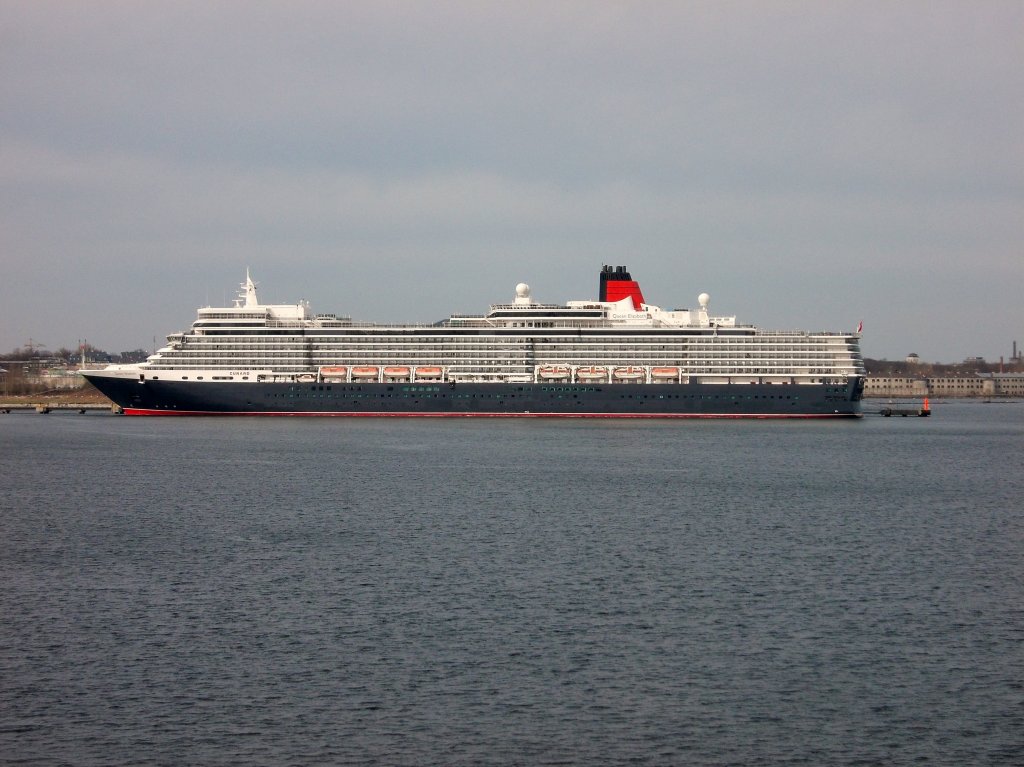 MS QUEEN ELIZABETH in Tallinn (Mai 2013)