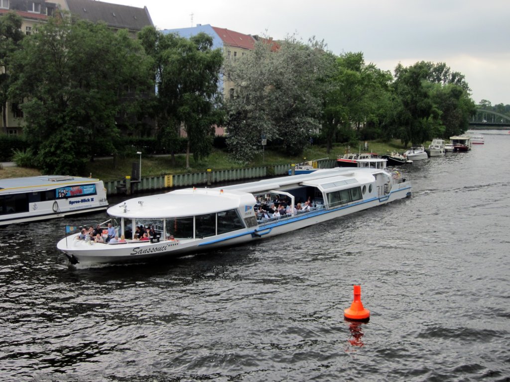 MS Sanssouci der Stern und Kreisschiffahrt am 03.07.2012 auf der Spree zu Berg in Berlin-Charlottenburg