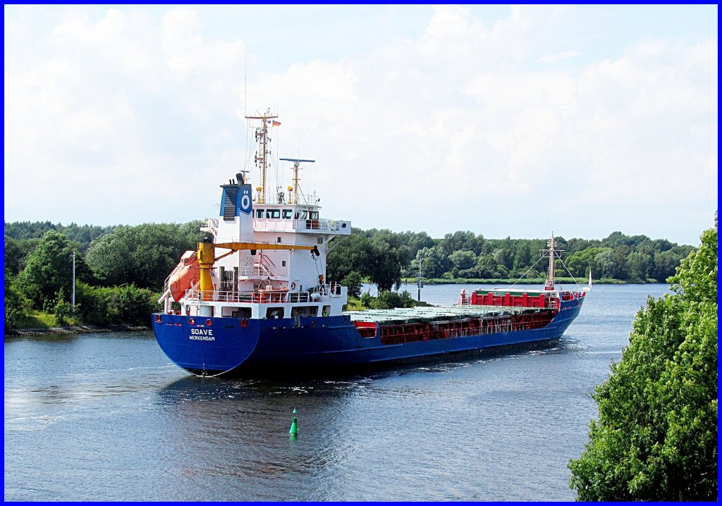 MS SOAVE IMO 8917716, traveaufwrts Kurs Lbeck...  Aufgenommen: 30.07.2012