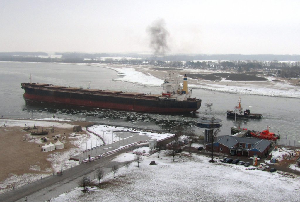 MS SPIRIT OF BRAZIL IMO 8515740, hat die Sdermole und die Lotsenstation passiert.
Aufgenommen: 13.2.2012