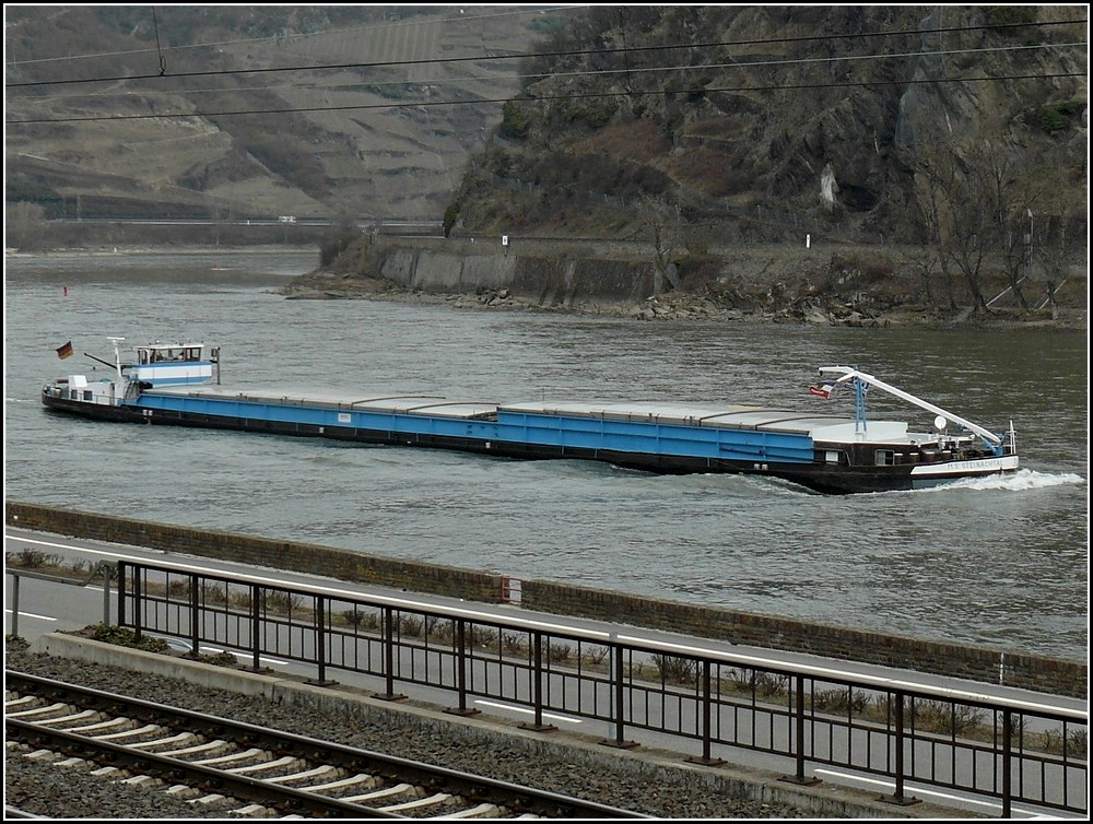 MS Steinachtal auf dem Rhein bei Oberwesel aufgenommen am 19.03.2010.