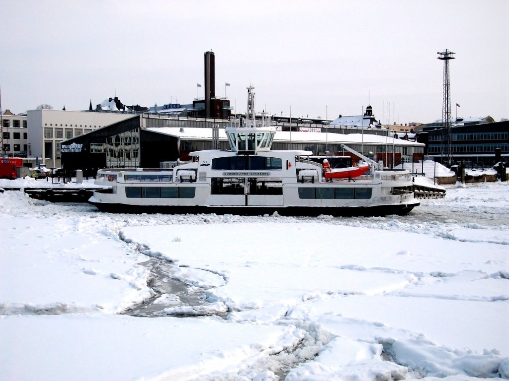 MS SUOMENLINNA am Anleger in Helsinki am 10.02.10